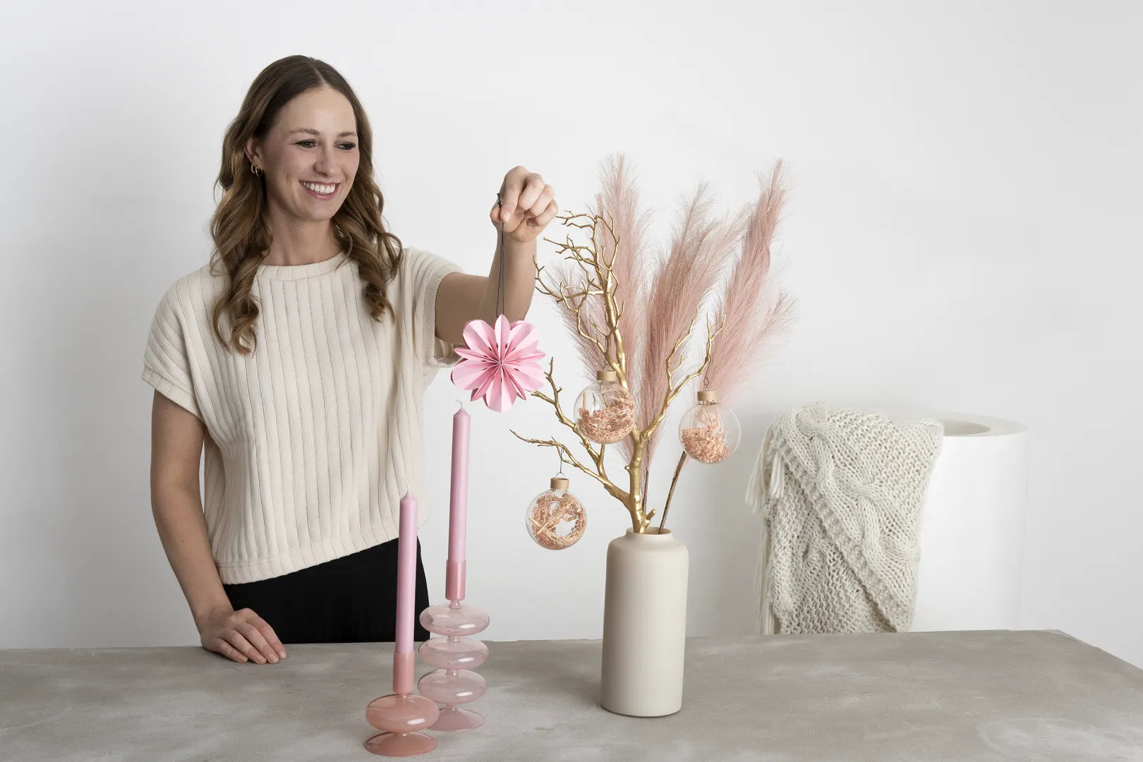Premium Décor Bundle “Beige M” – 9 pcs Complete Set in Soft Pink and Cream, including Gold Accents